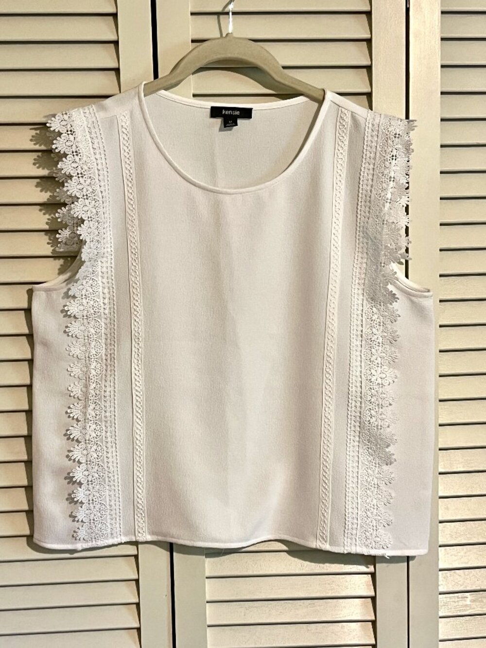 KENSIE Elegant Top * Size Medium * White with Lace * New w/out Tags